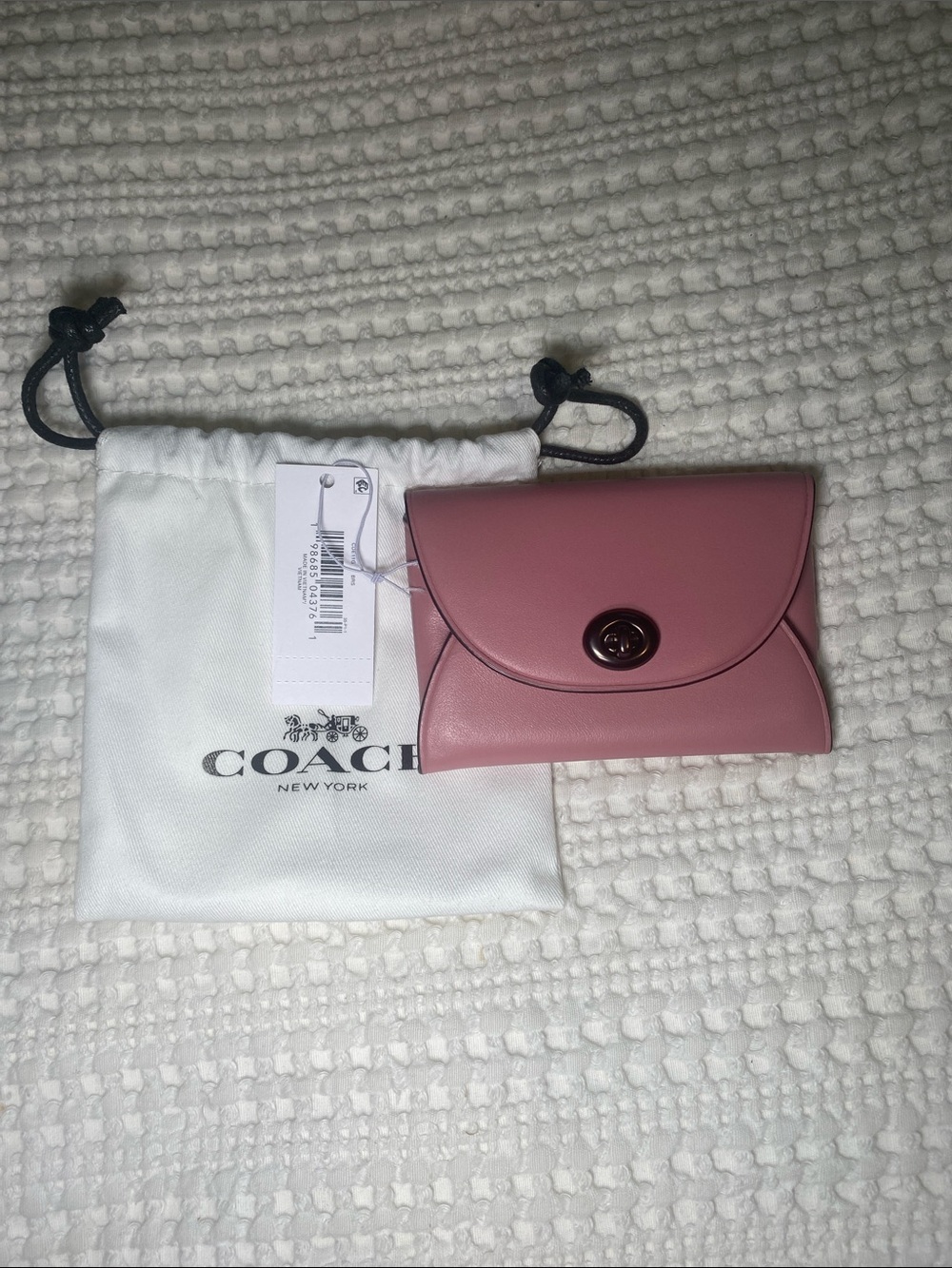NWT Coach Dusty Pink Leather Turnlock Card Case💕